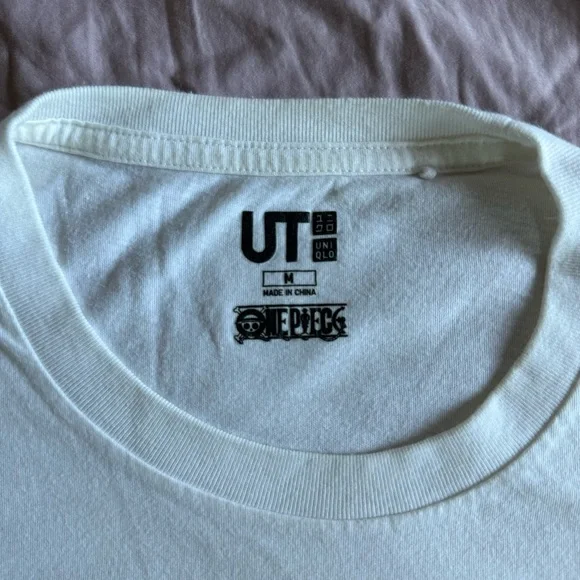 Uniqlo One Piece T-shirt Bundle - Picture 3 of 7